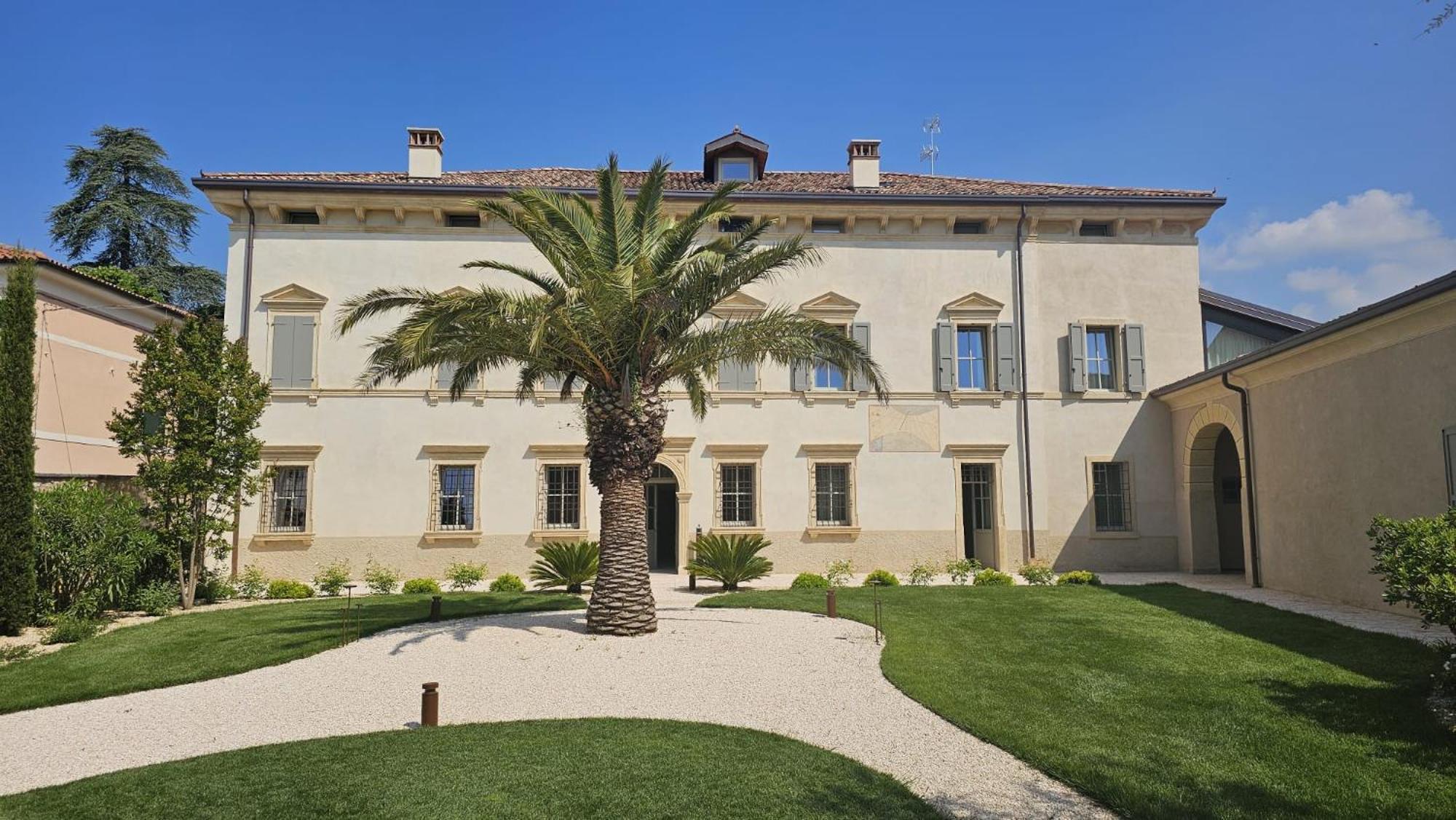 Villa Tosi - Luxury Apartments In Villa Veneta Tregnago Eksteriør billede